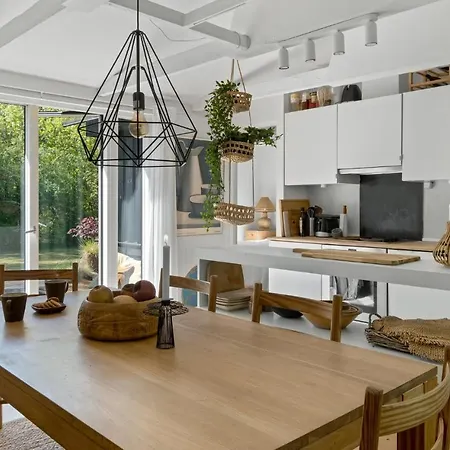 Beautiful In With 4 Bedrooms *